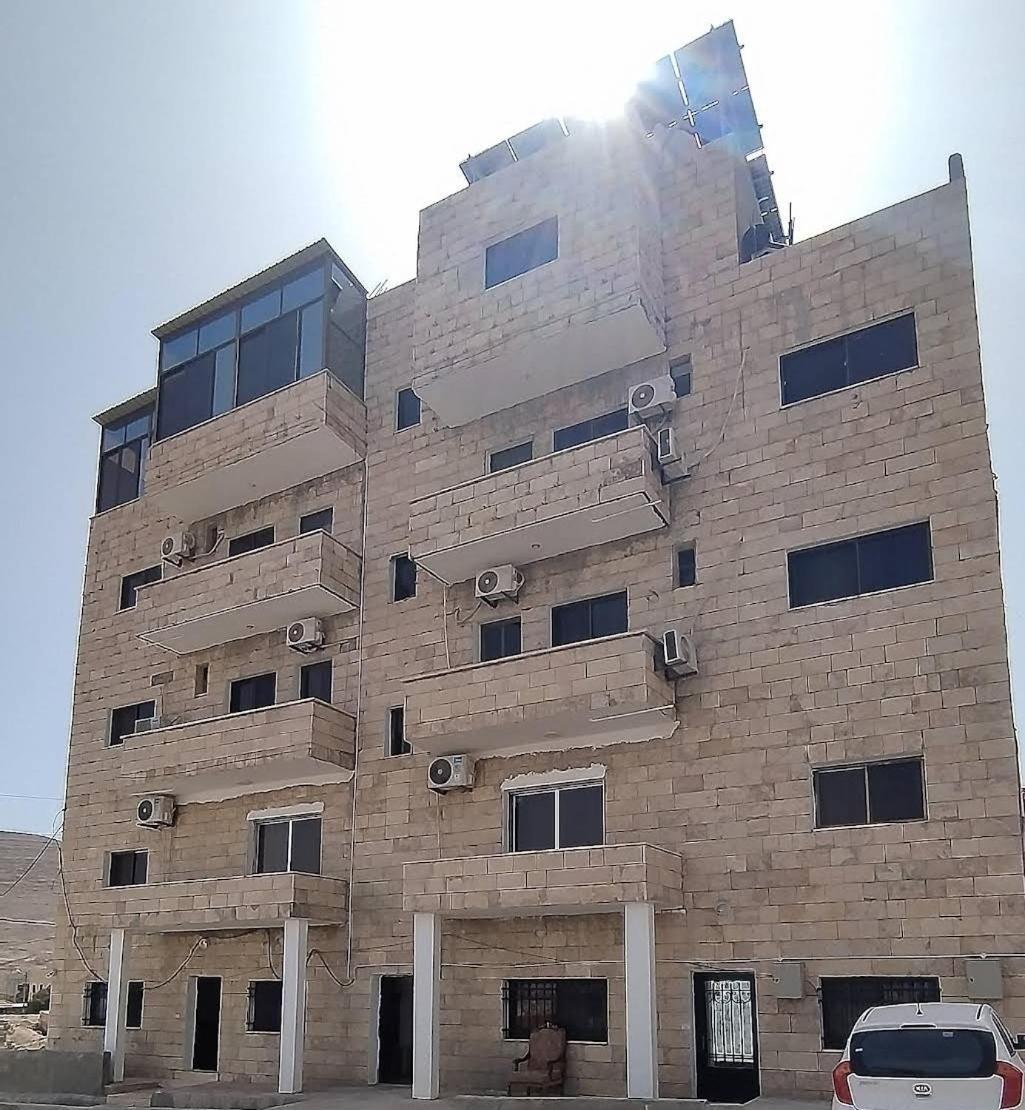 Petra Planet Hostel Wadi Musa Exterior photo